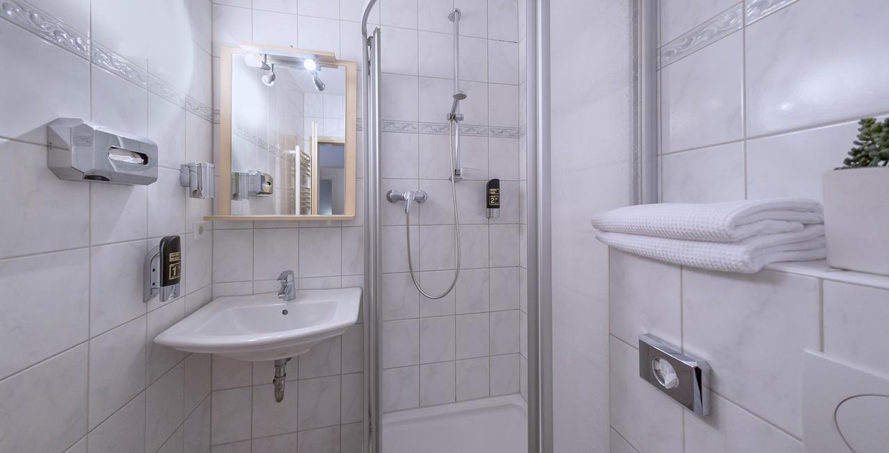 ホテル Haus Fabry ヒルデン エクステリア 写真